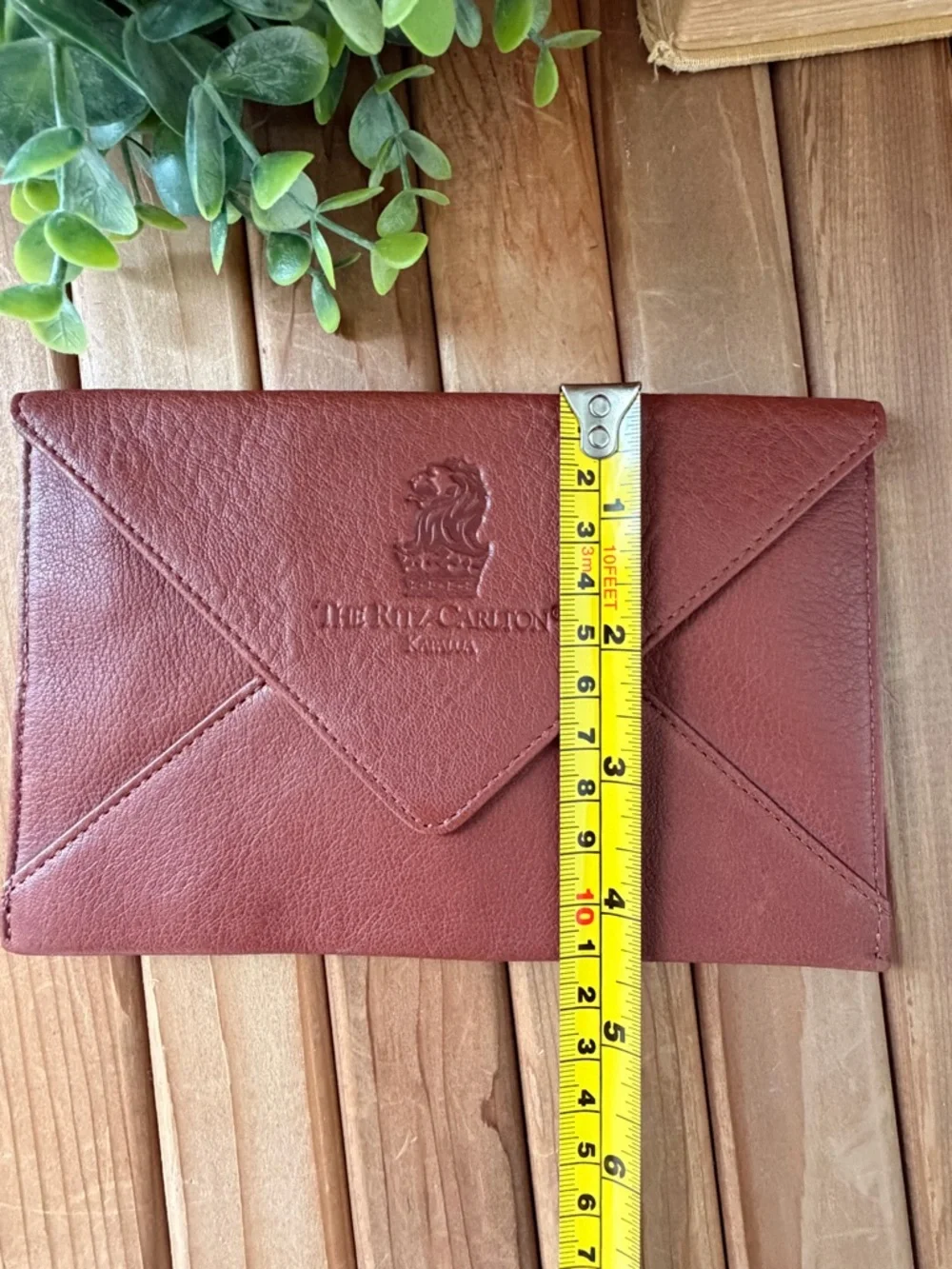 Ritz-Carlton Kapalua Leather Envelope Clutch | Vintage Hotel Collection Wallet - Picture 7 of 7